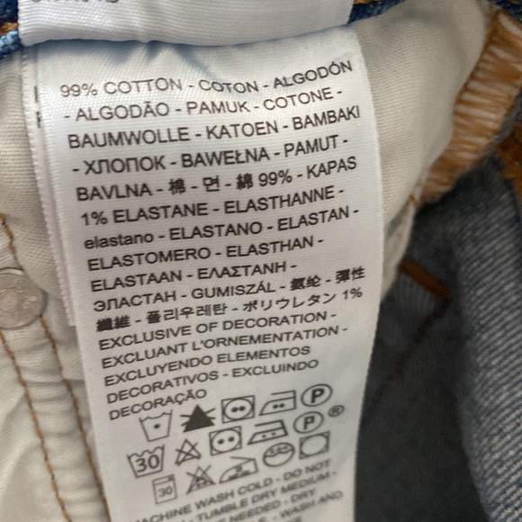 Levi 501 High Rise Shorts - Picture 7 of 8